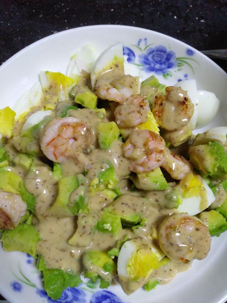 牛油果鲜虾沙拉