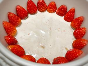 小美 草莓酸奶慕斯的做法 步骤8