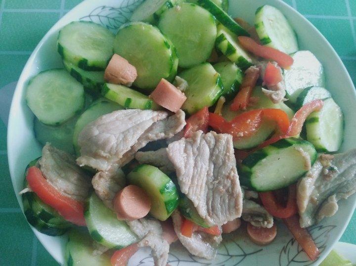 厨师长教你：“脆青瓜炒肉”的家常做法，爽脆的口感另一番感受