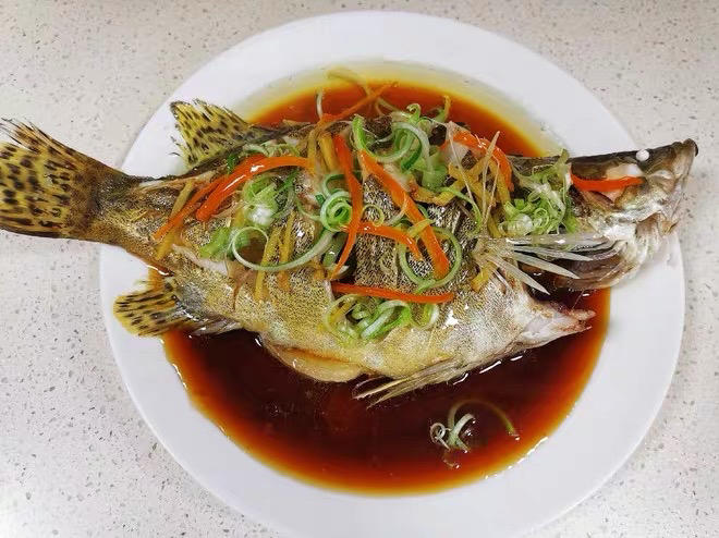 味好美青花椒蒸鲈鱼|鲜嫩美味
