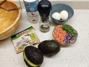 万能·牛油果鸡蛋酱的做法 步骤1