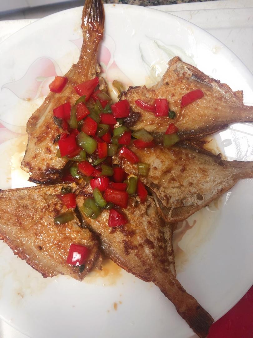 香辣干锅扒皮鱼