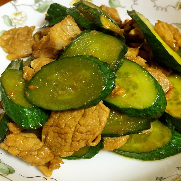 黄瓜炒肉片