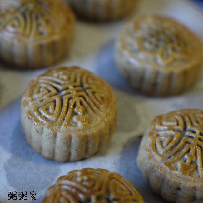 广式月饼——蛋黄莲蓉月饼