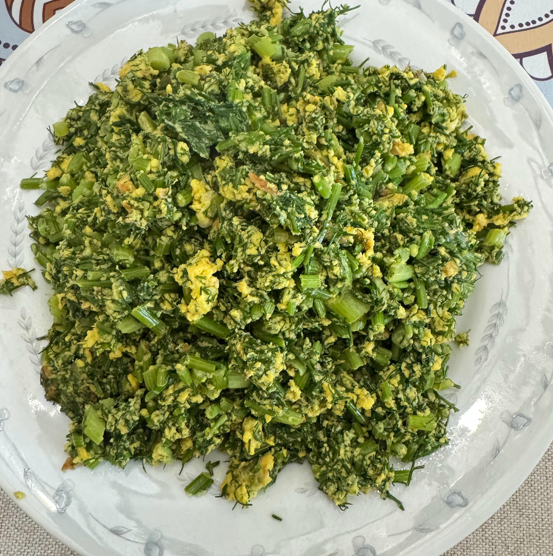 超级好吃的茴香叶炒鸡蛋
