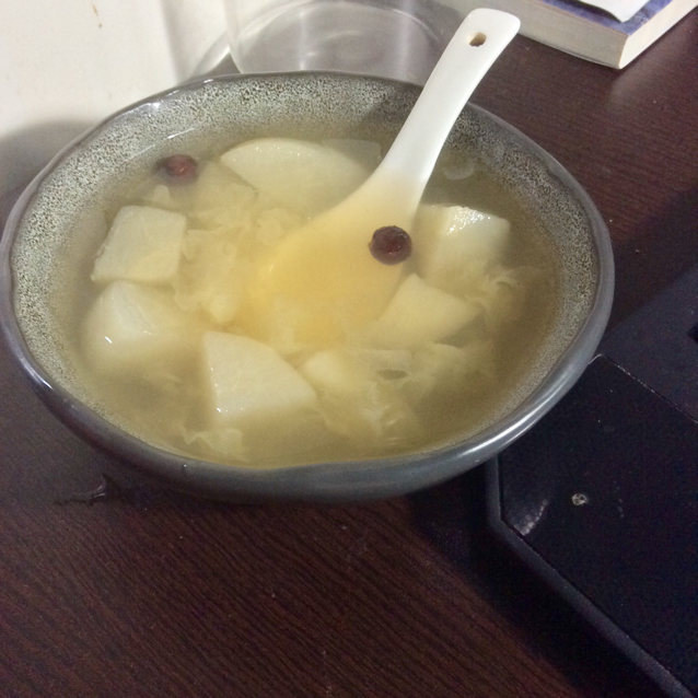 蔓越莓桃胶银耳羹