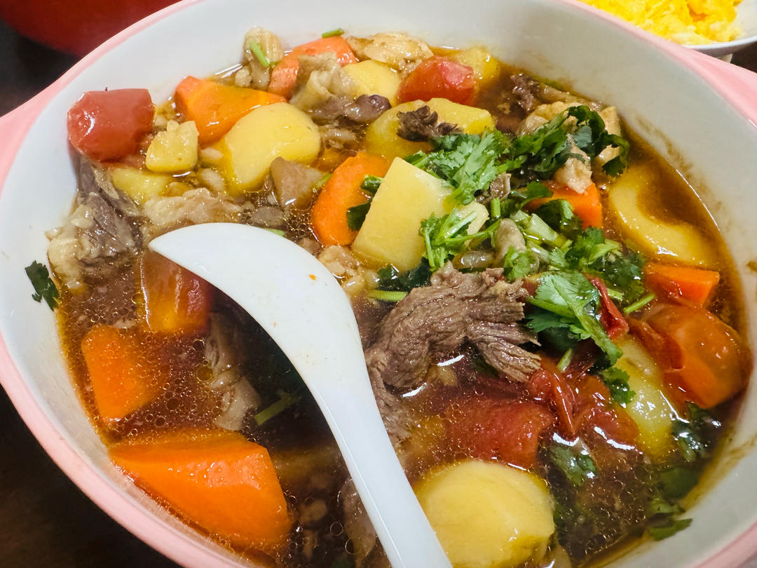 土豆胡萝卜炖牛腩