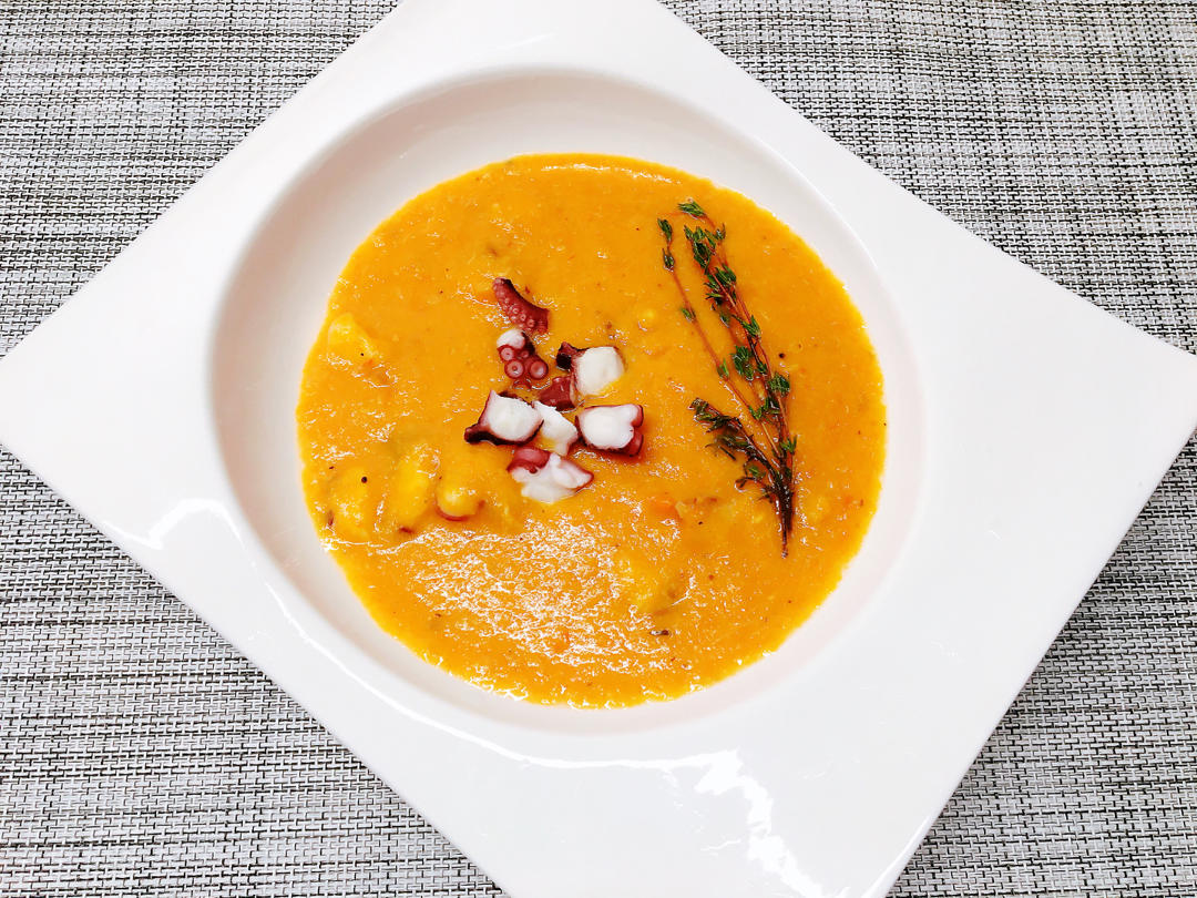 蓝白的天堂做的龙虾奶油浓汤lobsterbisque