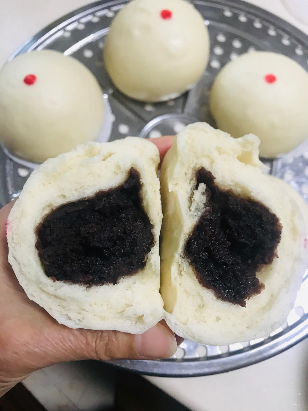 像灯泡一样亮的豆沙包～做法超简单!
