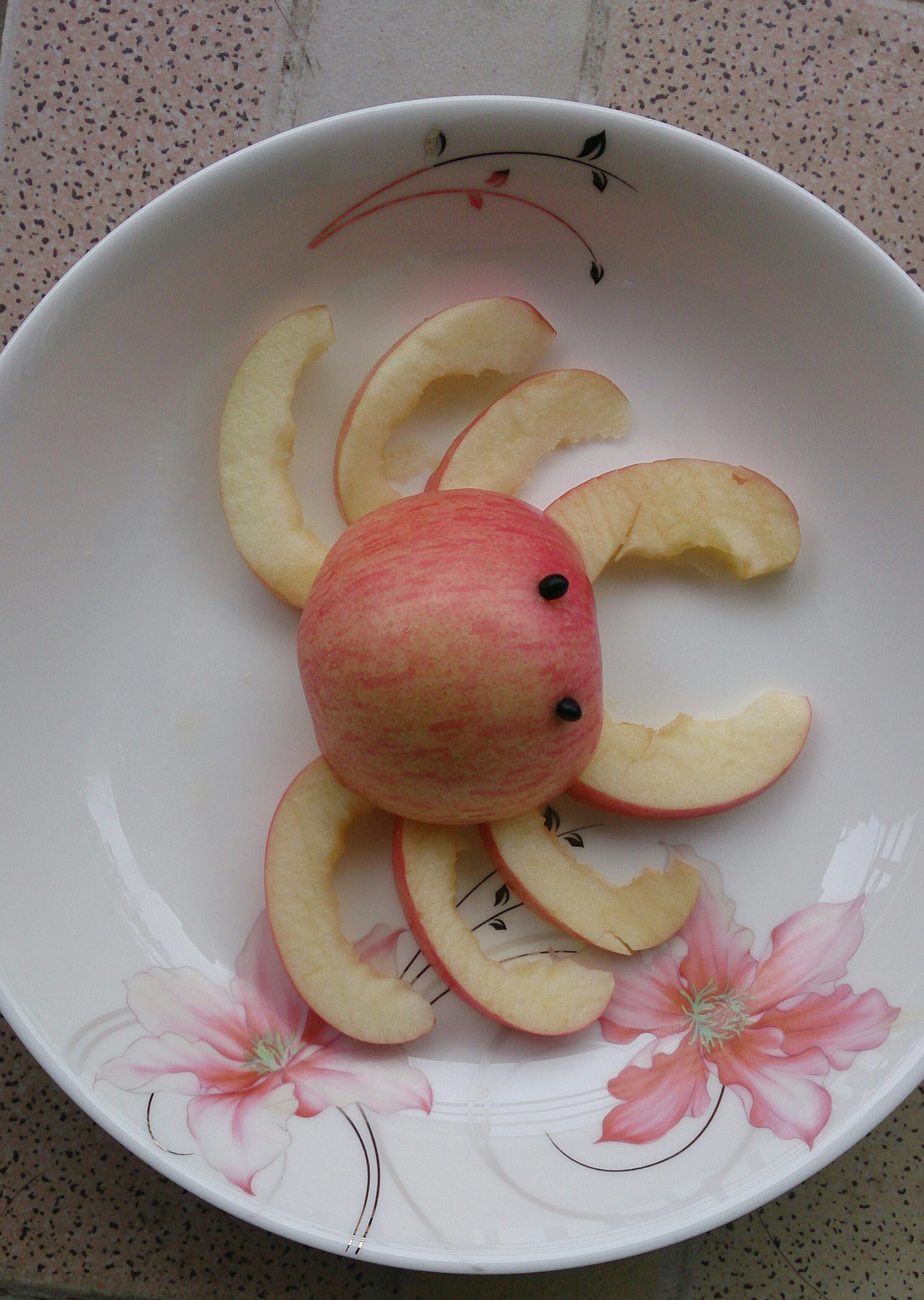 天塌了与我何干做的苹果螃蟹拼盘