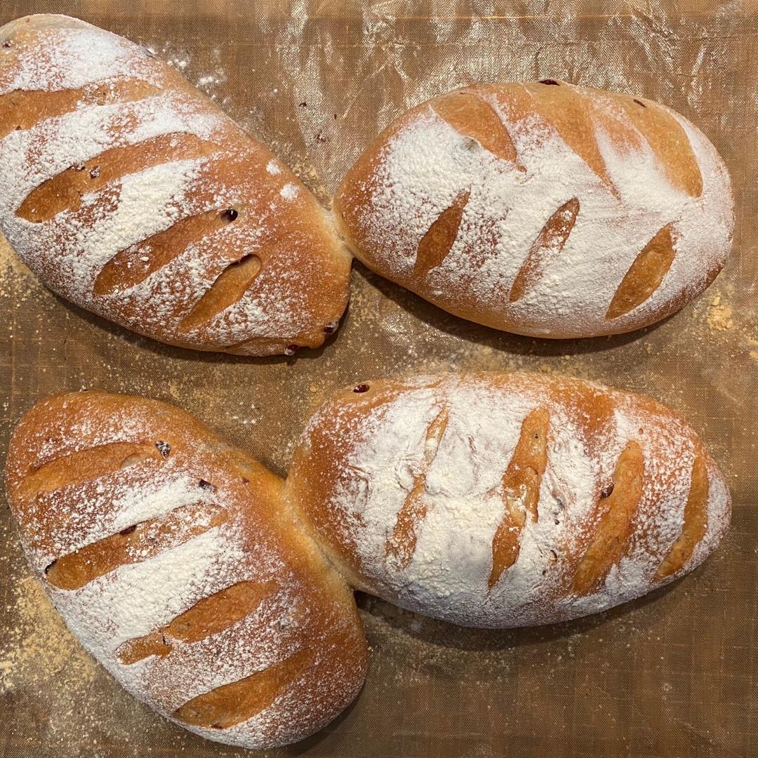 kiri奶油芝士食谱—全麦蔓越莓奶酪软欧包（视频）