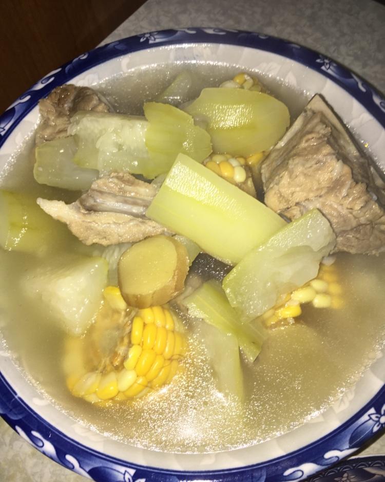 节瓜玉米煲扇骨