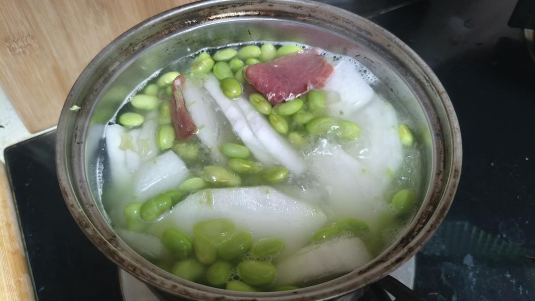 鲜甜冬瓜毛豆火腿汤