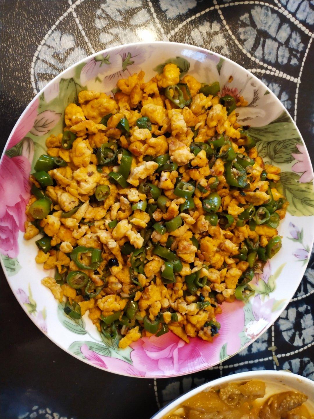 厨师长教你：“青椒炒鸡蛋”的家常做法 ,非常下饭