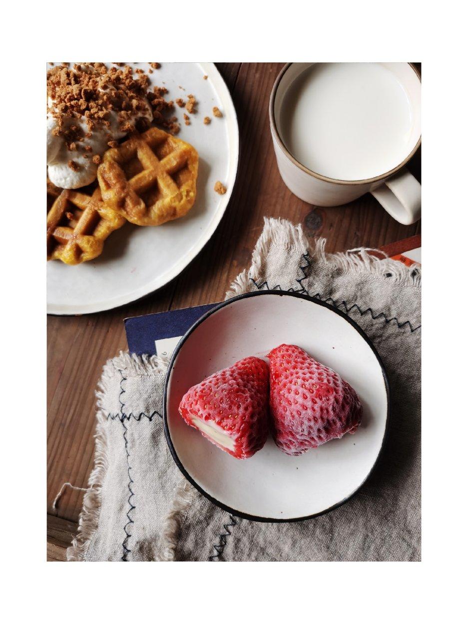 神仙草莓炼奶冰淇淋