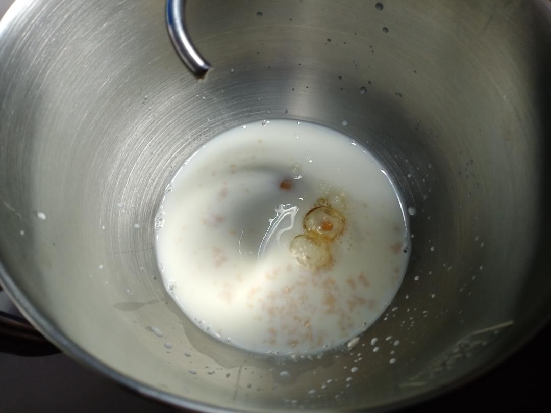 纯奶手撕吐司的做法 步骤1