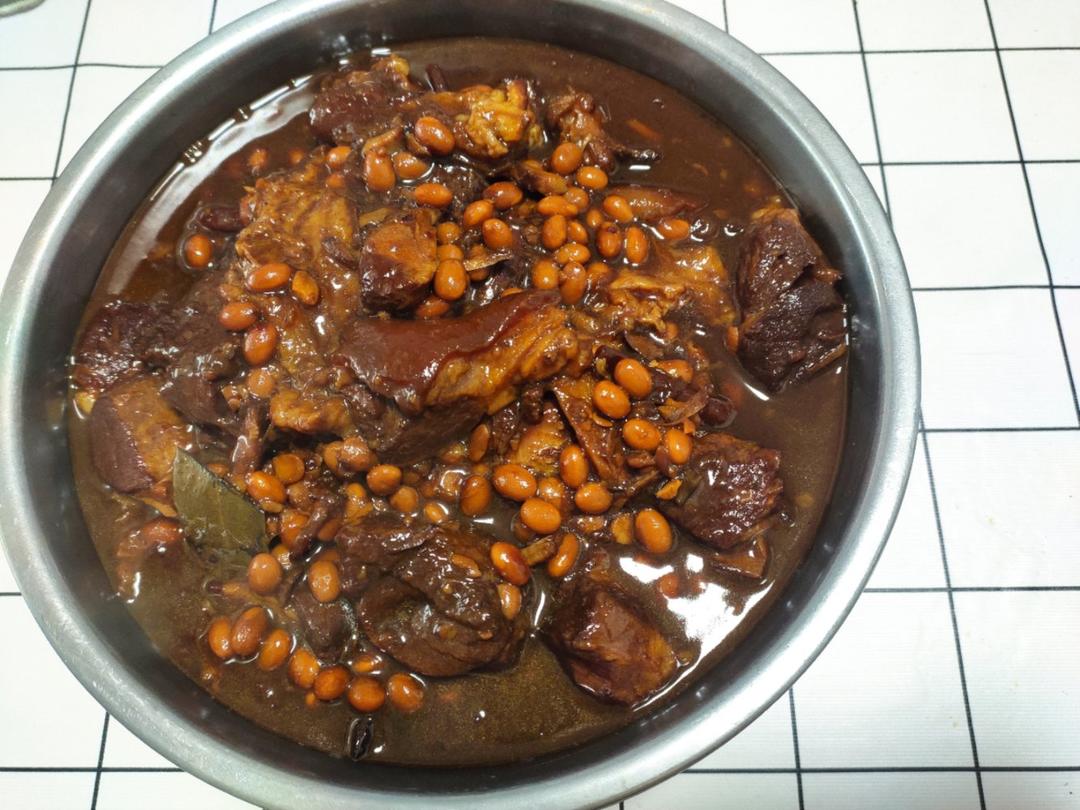 黄豆炖猪蹄