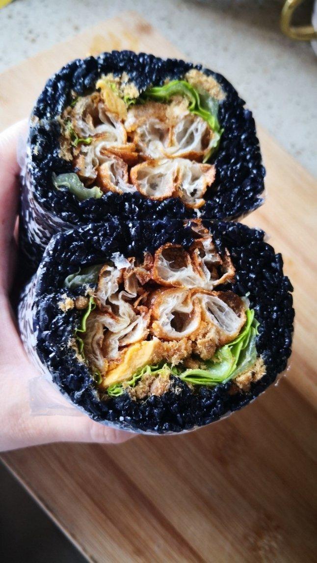 正宗乌饭团！好吃的嗷嗷叫！咸蛋黄肉松老油条