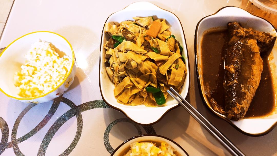 女儿爱吃的辣椒干豆腐