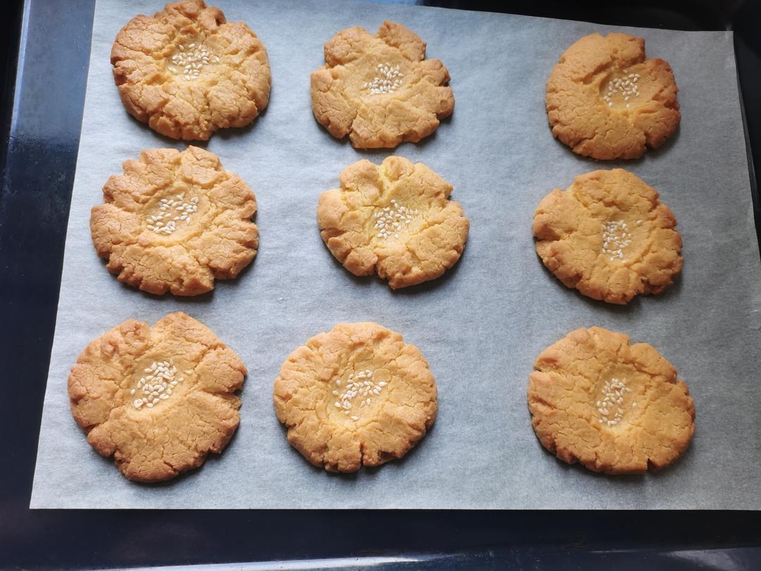 轻轻一按就碎掉的原味桃酥（不输猪油版）