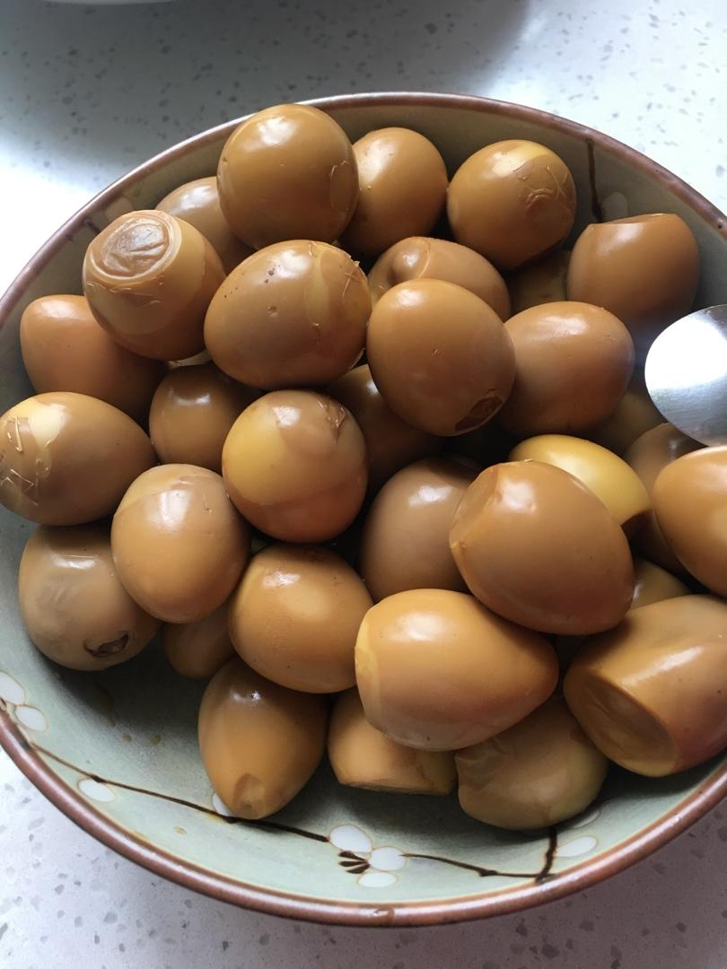 乡巴佬卤鹌鹑蛋