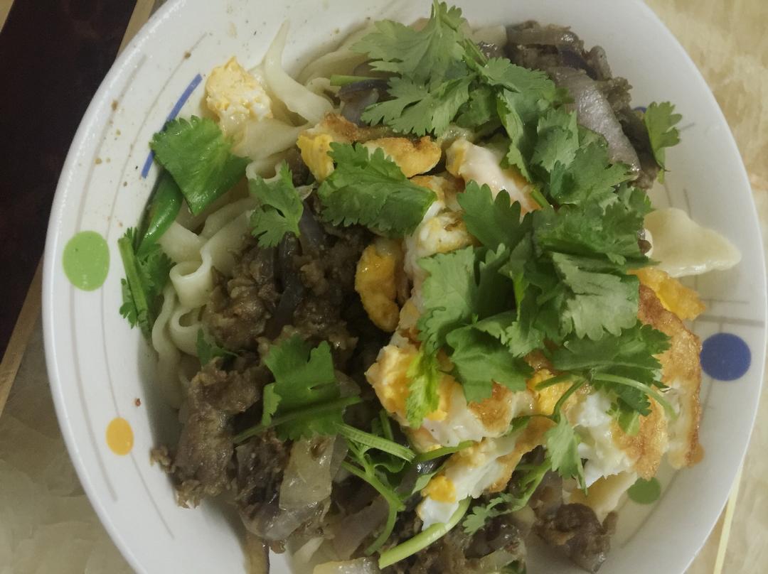 手擀面配鸡蛋酱Hand Make Noodles With Egg Sauce