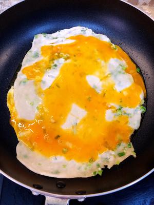 快手早餐“鸡蛋葱花饼”的做法 步骤10