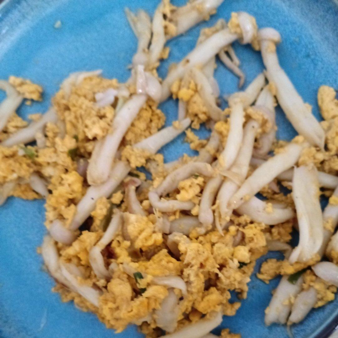白玉菇炒鸡蛋
