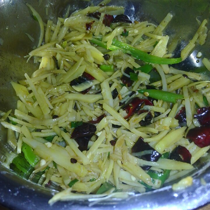 酸辣土豆丝-不用再愁不辣不酸了