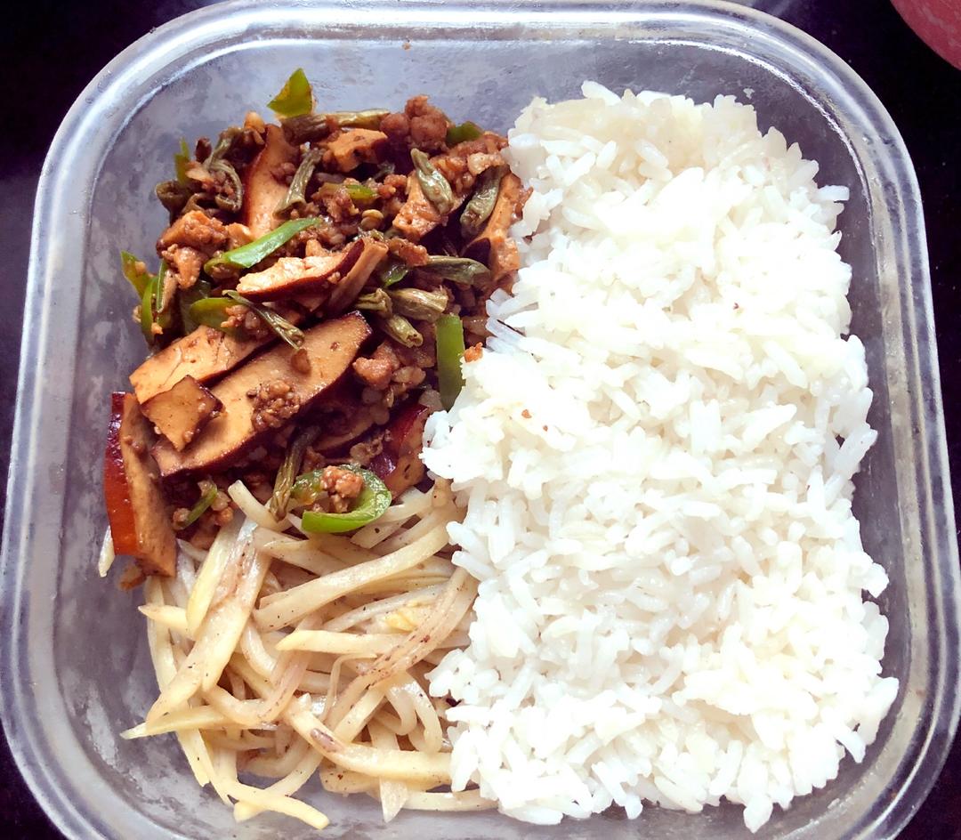 凌凌麒做的家常便当