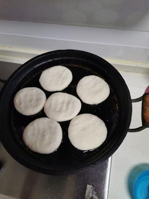 芹菜猪肉馅饼的做法 步骤4