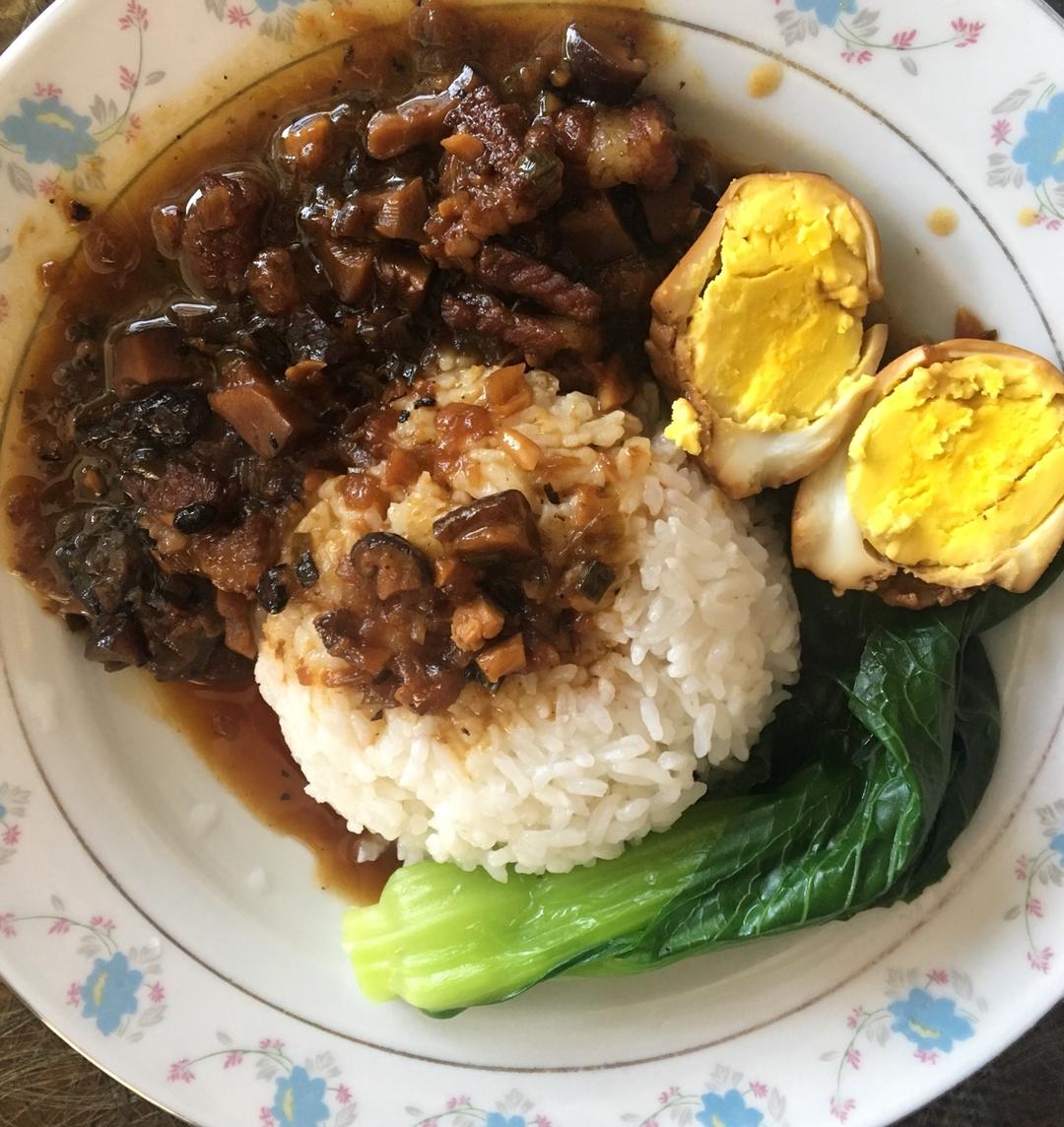 洋葱酥卤肉饭