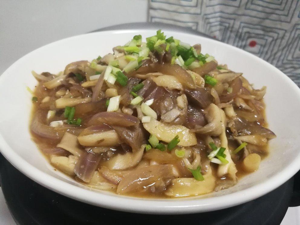 洋葱炒蚝菇