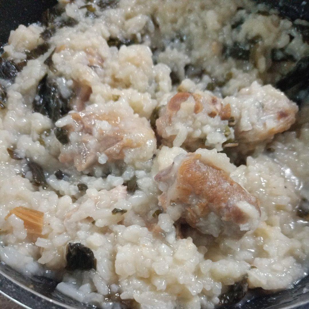 让我想起妈妈的【菜干咸猪骨粥】那股香气实在太温暖！
