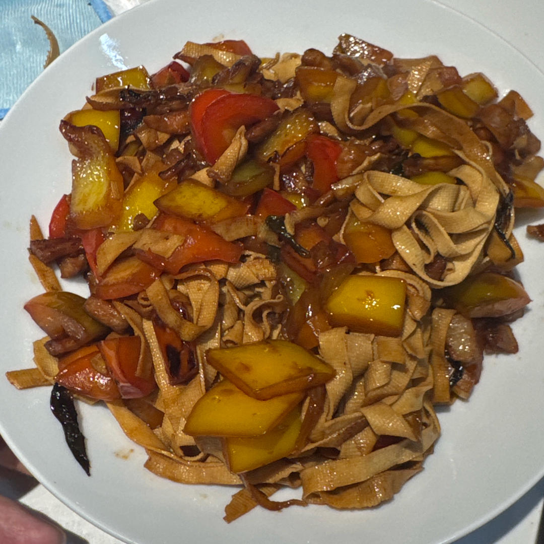 三色彩椒炒豆丝