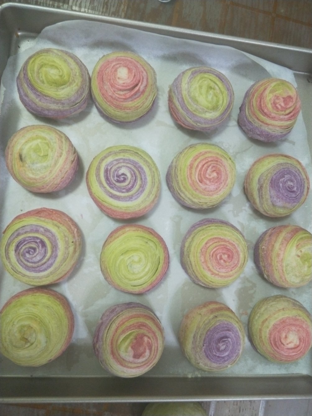 和彩虹一样美腻的彩色紫薯蛋黄酥~~附紫薯馅的做法