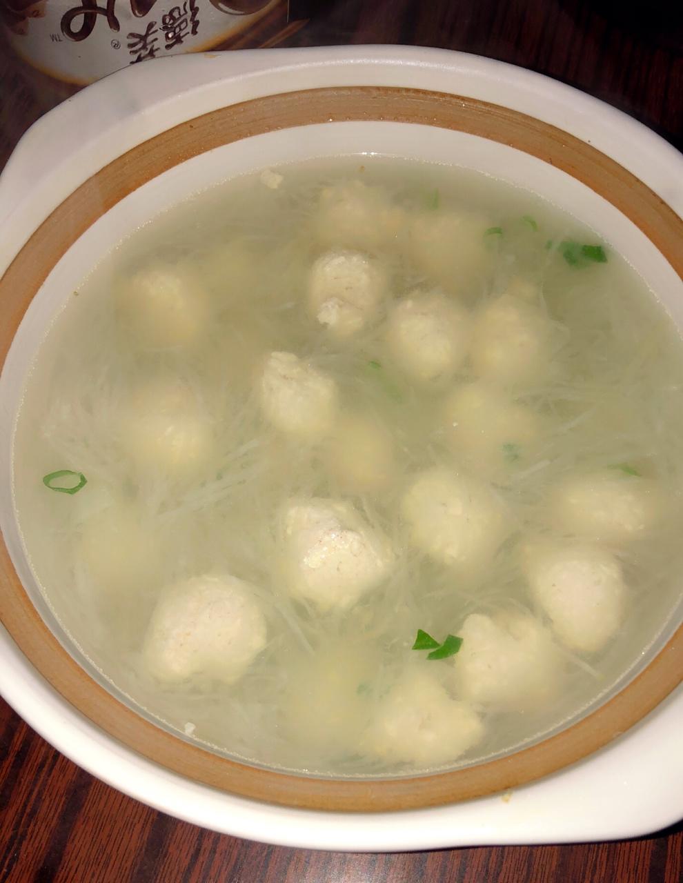 【10分钟系列】白萝卜豆腐圆子汤