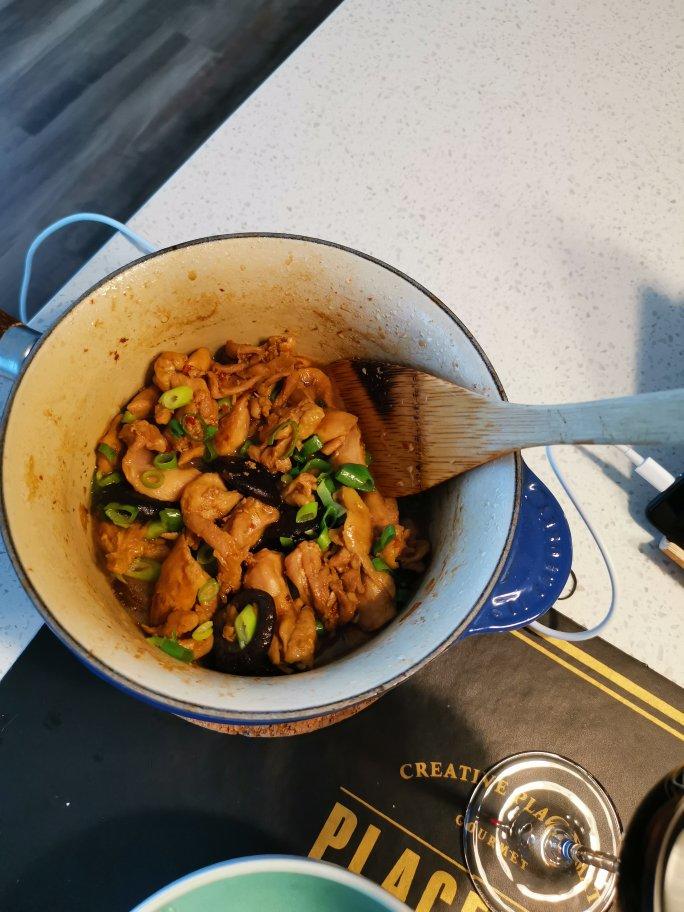 小鸡炖蘑菇