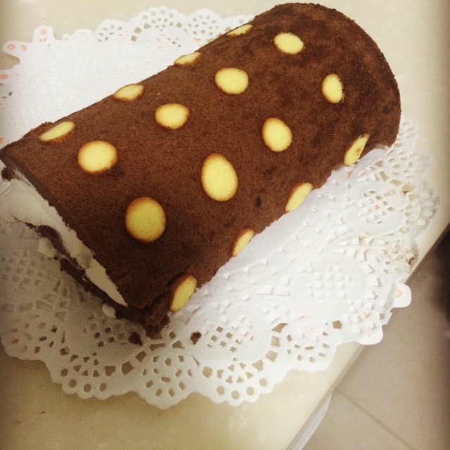 波点可可奶油蛋糕卷