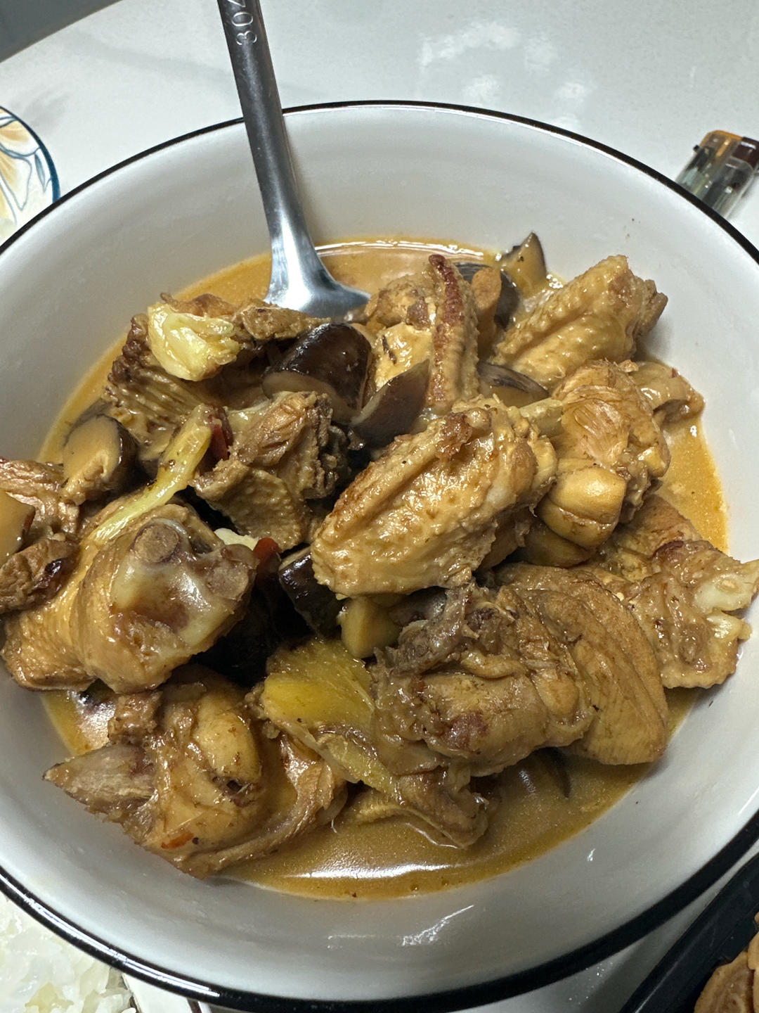 小鸡炖蘑菇(注意一步操作就香气沁人)