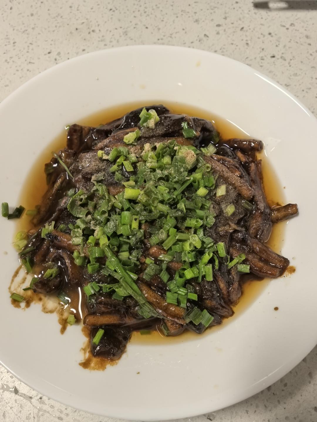 这碗响油鳝糊一吃，就算到了夏天了。