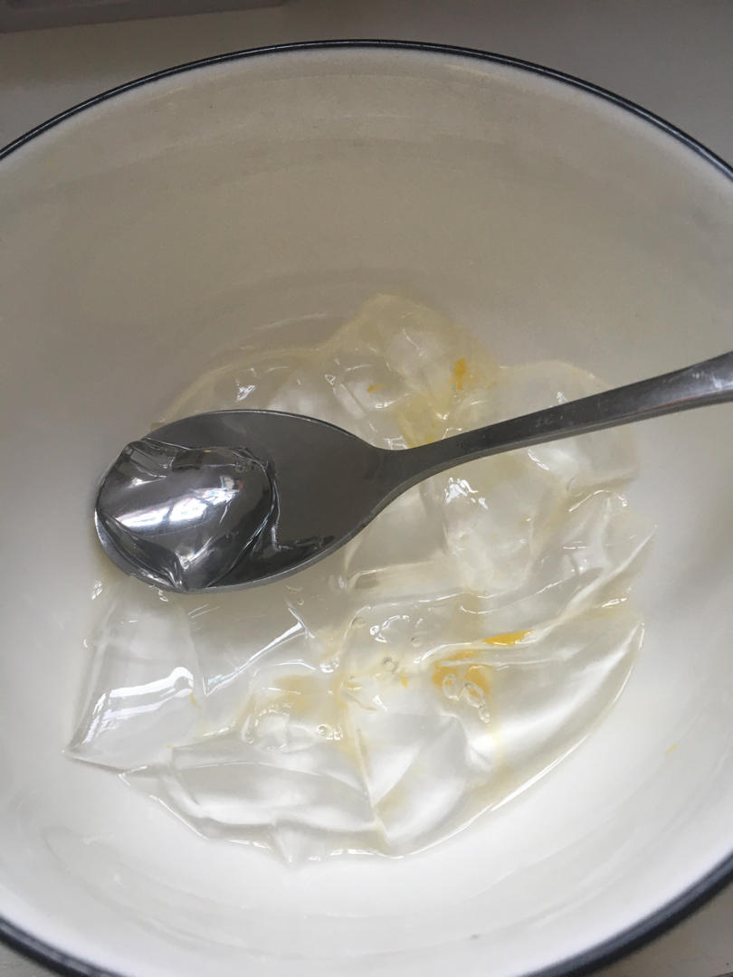 爱唱歌的声音做的椰汁白凉粉