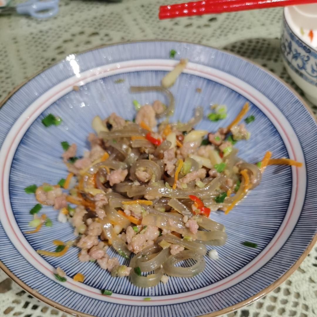 蚂蚁上树（红薯粉）