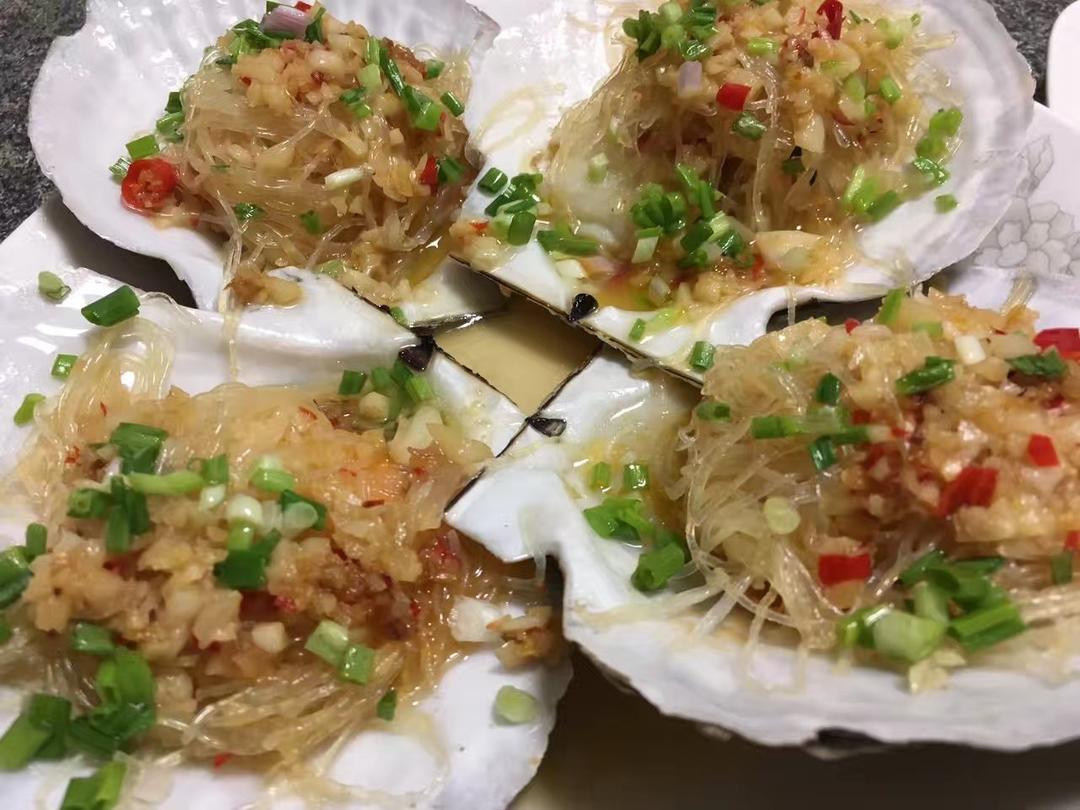 蒜蓉粉丝蒸扇贝（清晰图片步骤讲解）
