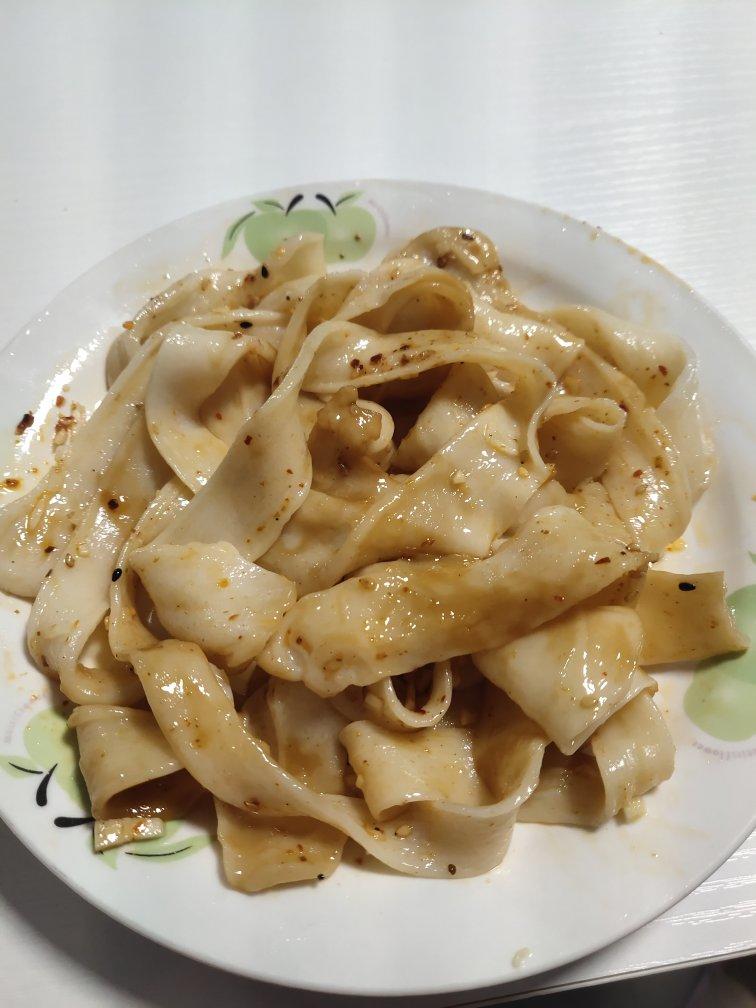 油泼扯面这样做最方便