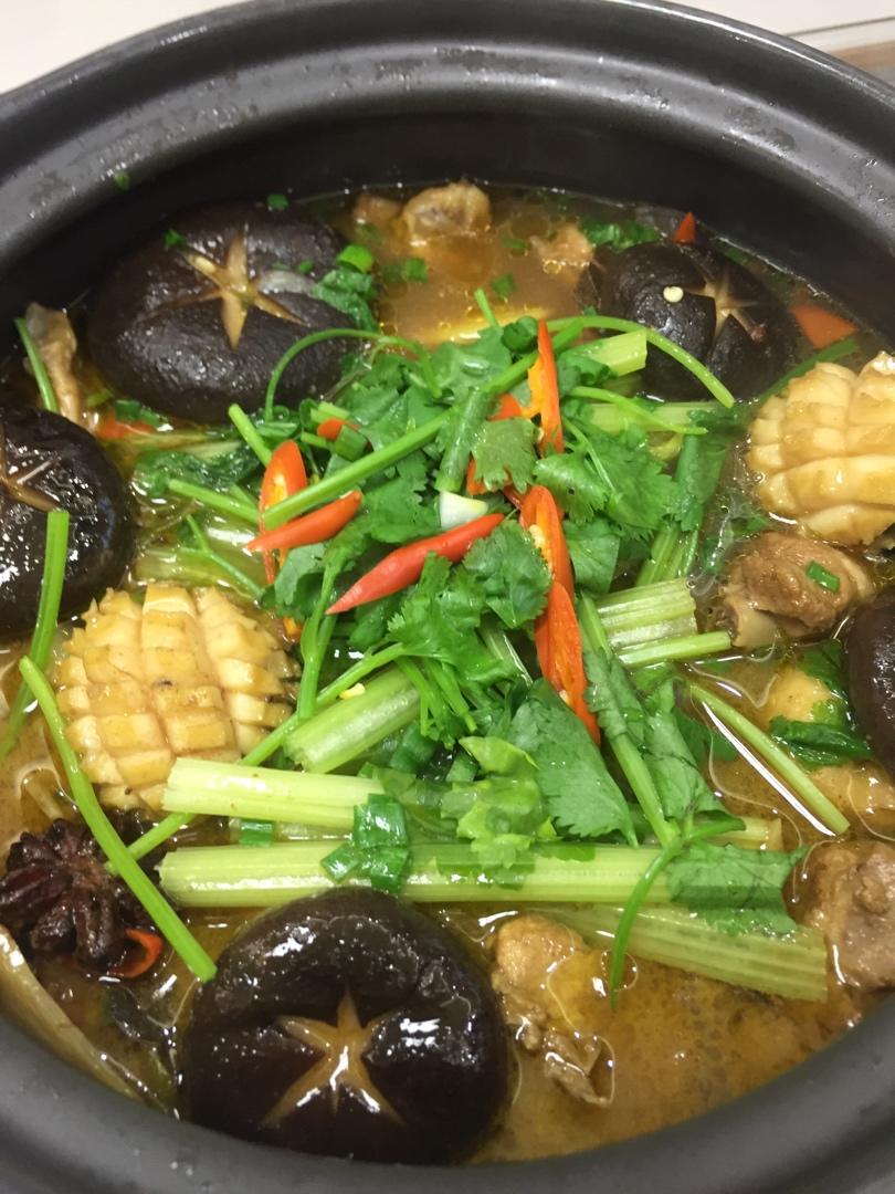 鲍鱼鸡煲
