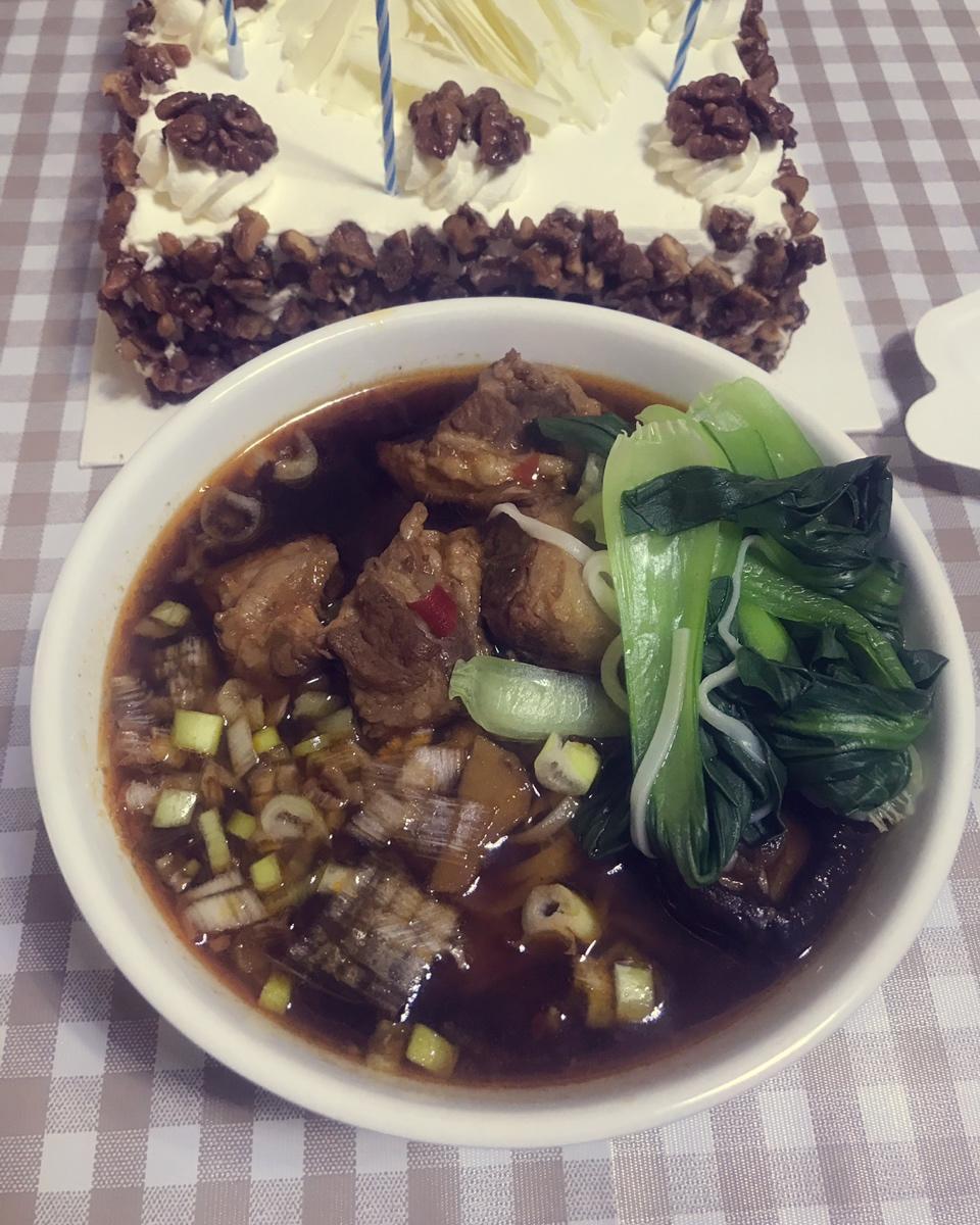 红烧排骨面