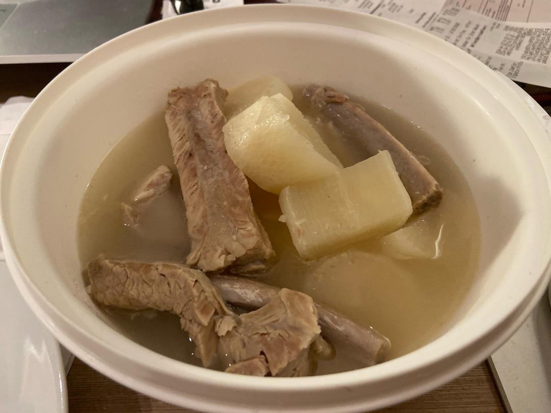 萝卜炖排骨-秋冬懒人汤