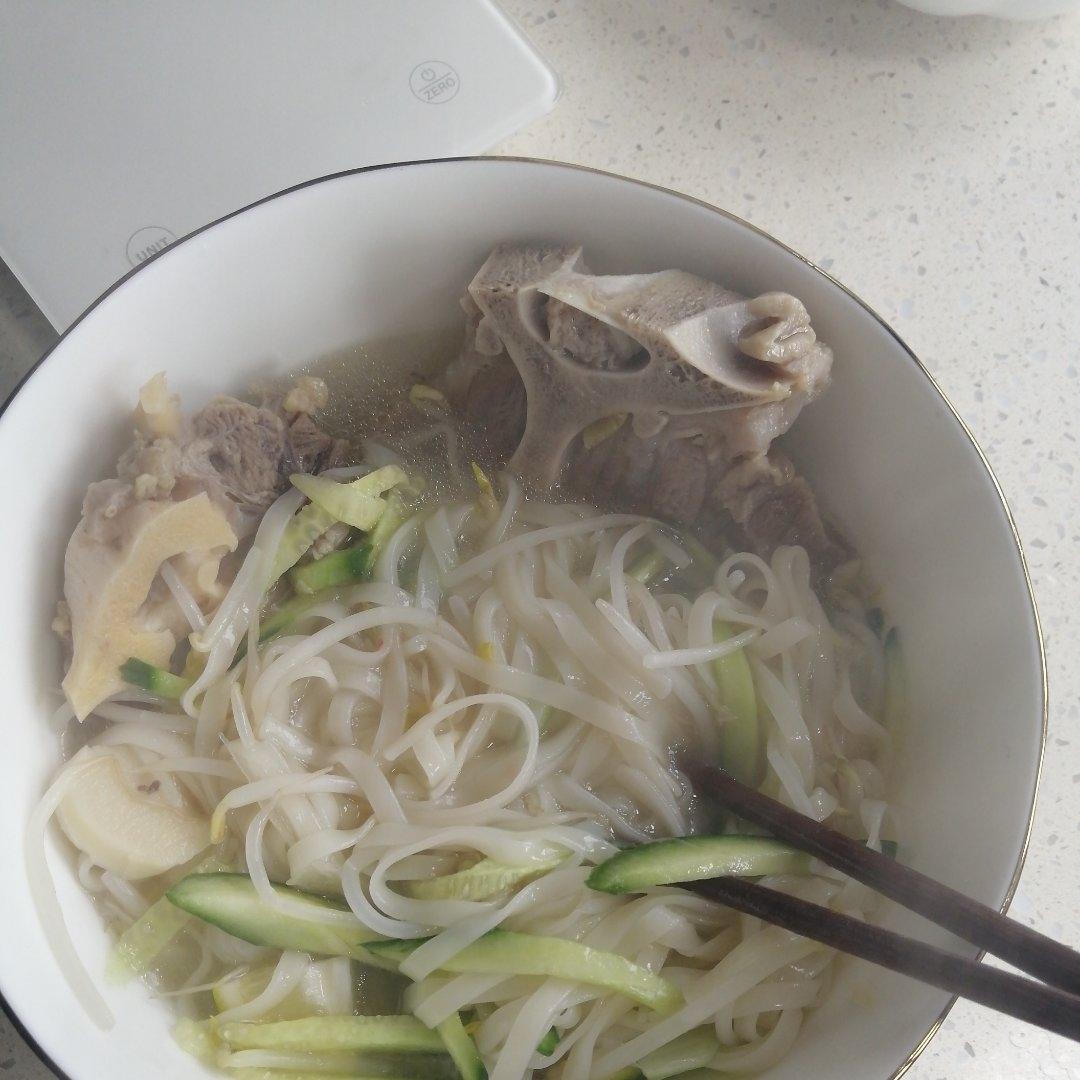 跟我一起做正宗越南牛肉粉pho（秘方大公开）