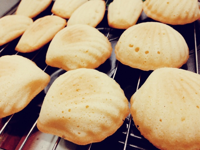 玛德琳（蓝带方）